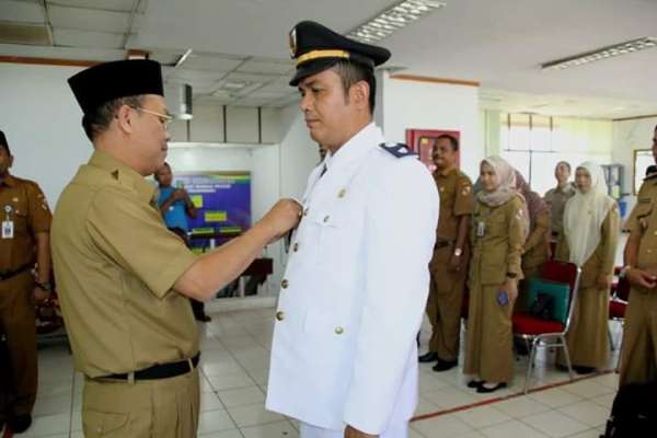 Asisten 1 Lantik Lurah Sungai Ukai